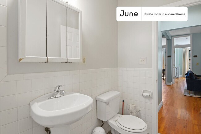 Building Photo - Room in Shared 4 bed/1 bath home