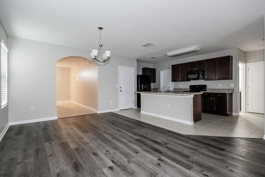 Building Photo - 12102 Fawn Brindle St