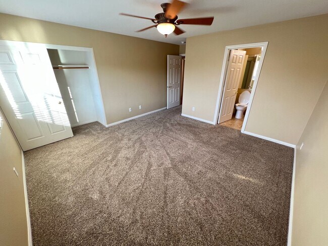 Building Photo - **COMING SOON** UPGRADED 5BD/3.5BA SUMMERLIN HOME W/ POOL!
