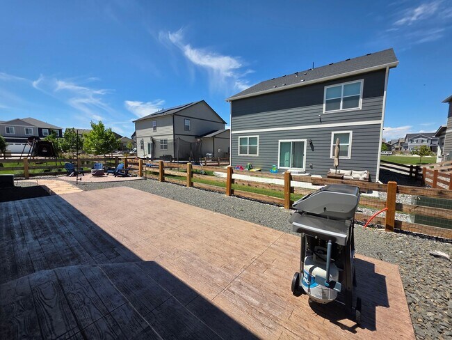 Building Photo - Beautiful Newer Build 3 Bedroom Home in Be...