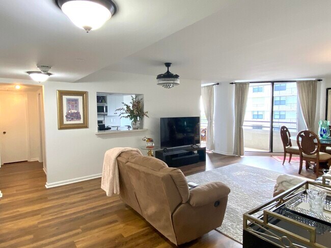 Building Photo - 3555 S Ocean Blvd