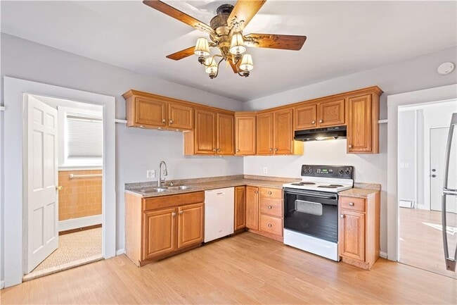 Building Photo - 41-43 Oak St