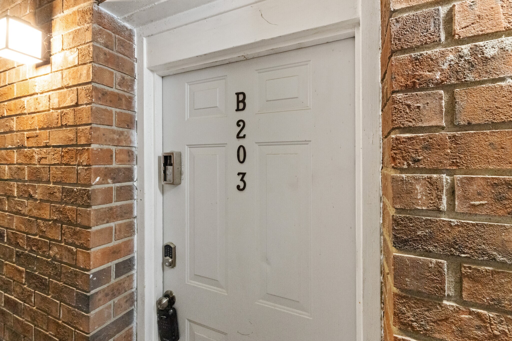 Building Photo - 500 Umstead Dr