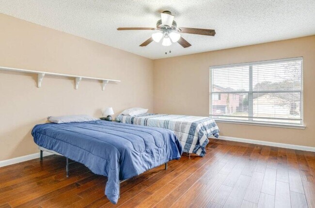 Building Photo - 2100 Pena Blanca Dr