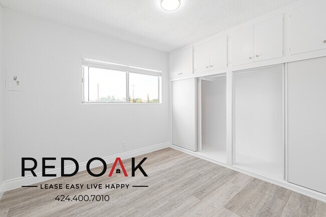 Building Photo - 1214 S Atlantic Dr