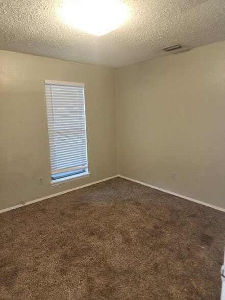 Building Photo - 5022 Collingwood Dr