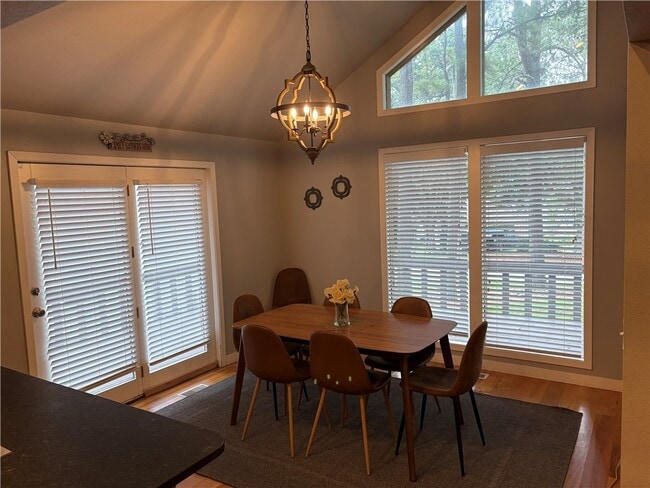 Building Photo - 80 Mayfair Dr