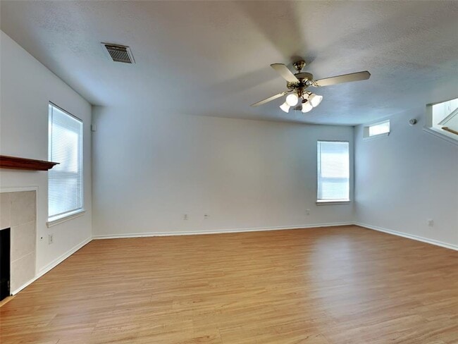 Building Photo - 130 S Walden Elms Cir