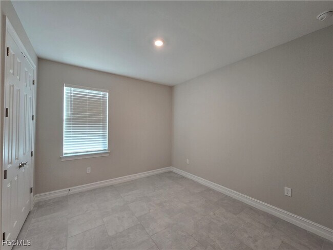 Building Photo - 1224 Mariners Vw Ter