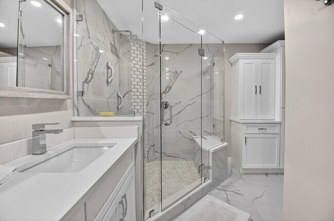 Building Photo - 15307 Strathearn Dr