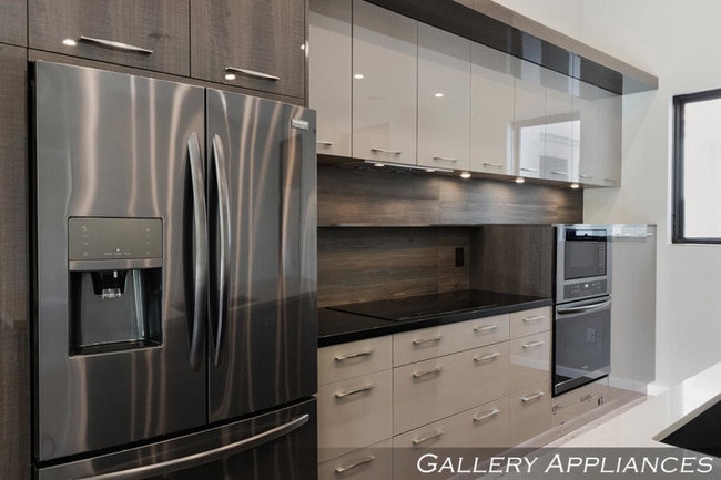 Building Photo - 6836 Adriano Dr