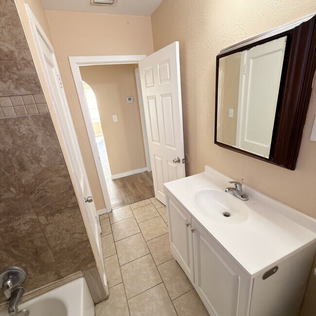 Building Photo - 2621 18th St S