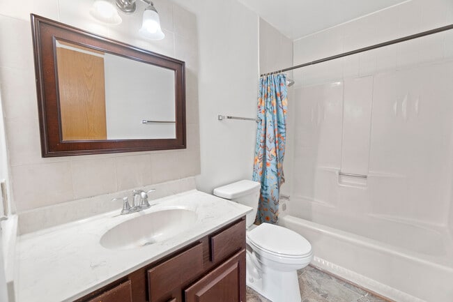 Building Photo - 1017 9th St