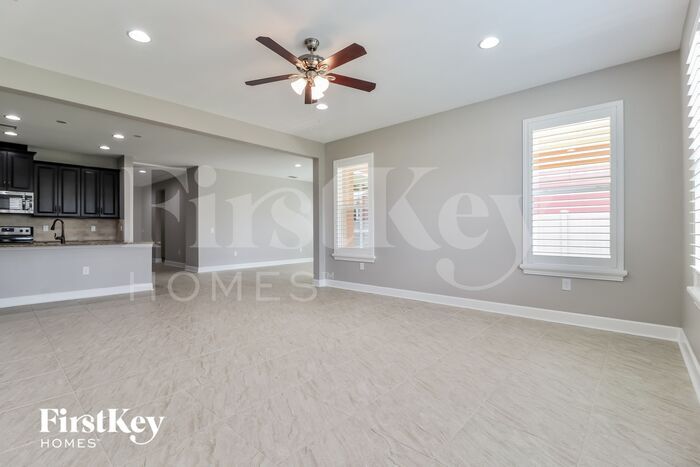 Building Photo - 31543 Fairhill Dr