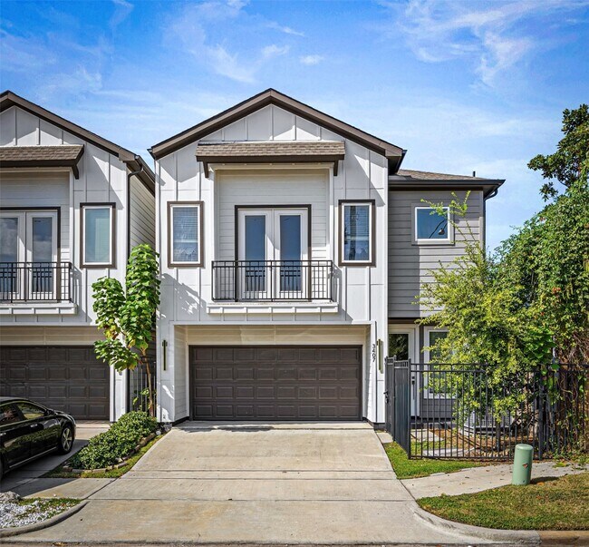 Primary Photo - 3407 Terry St