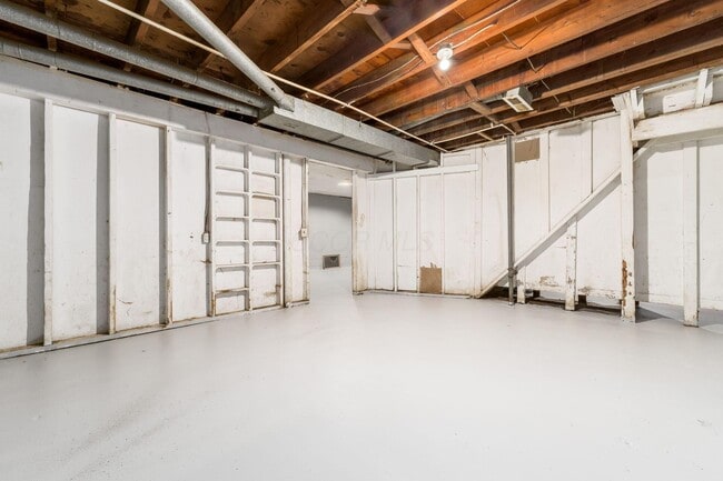 Building Photo - 1726 E Blake Ave