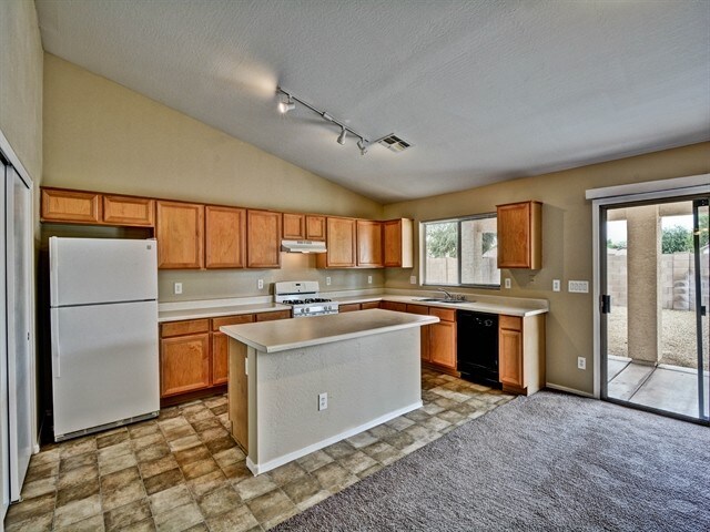 Building Photo - 2604 N 105th Dr