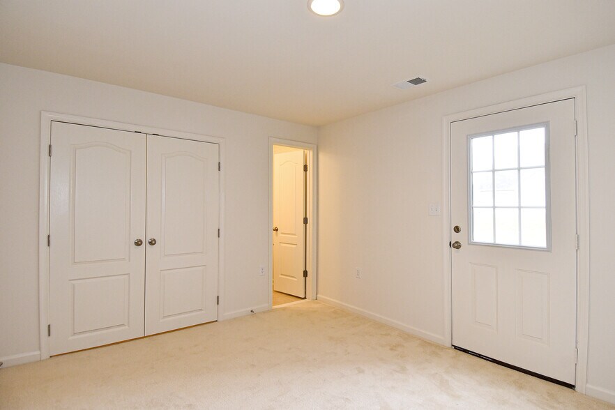 Building Photo - 11 Cecily Way