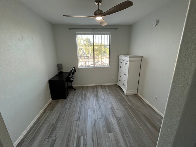 Building Photo - 1941 S PIERPONT Dr