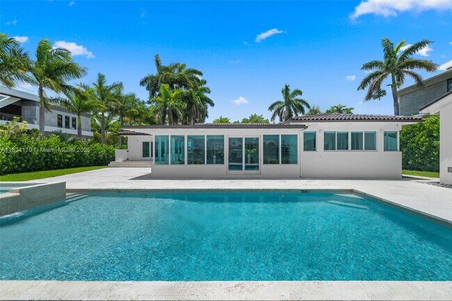 Building Photo - 205 N Hibiscus Dr