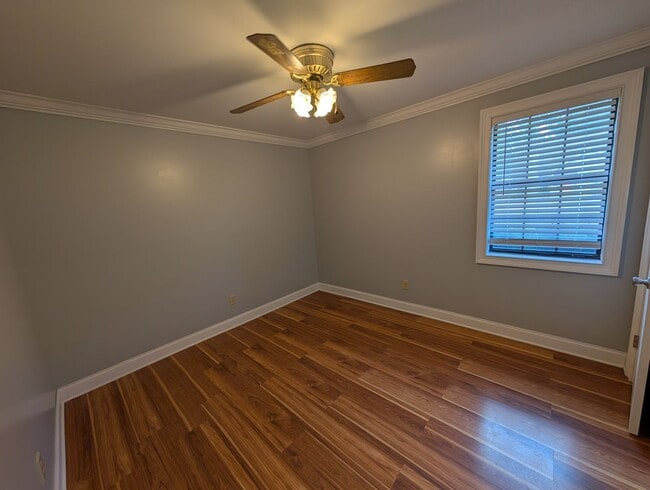 Building Photo - 741 Cherry Dr