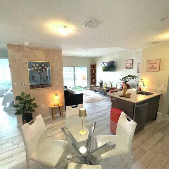 Building Photo - 481 NE 29th St