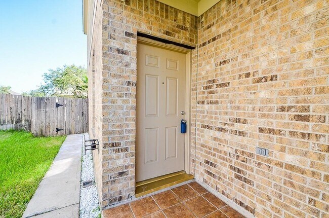 Building Photo - 18334 Grove Brook Ln