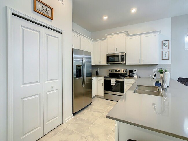 Building Photo - 8861 Cabot Cliffs Dr