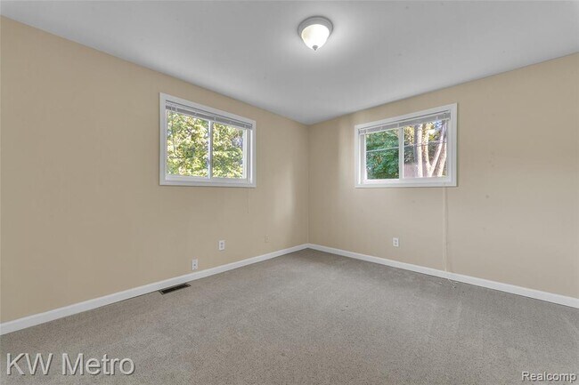 Building Photo - 2416 Shawood Dr