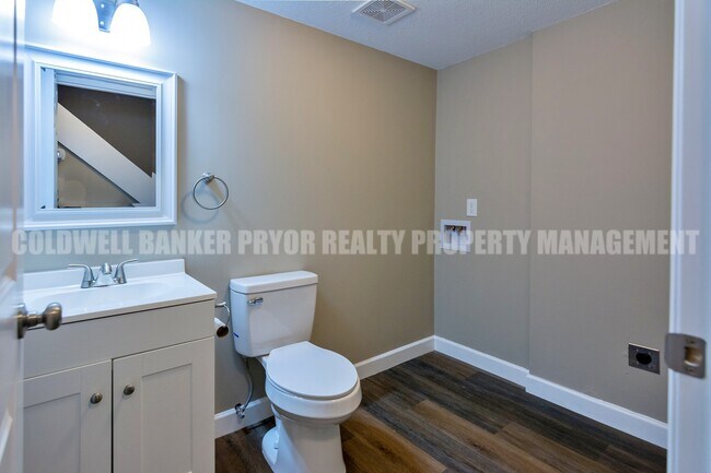 Building Photo - 5722 Moody Sawyer Rd