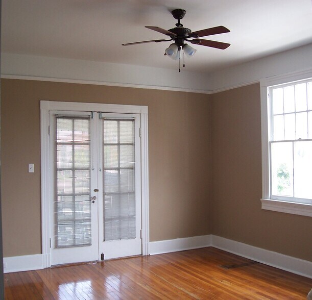 1st Bedroom - 4300 S Johnson St