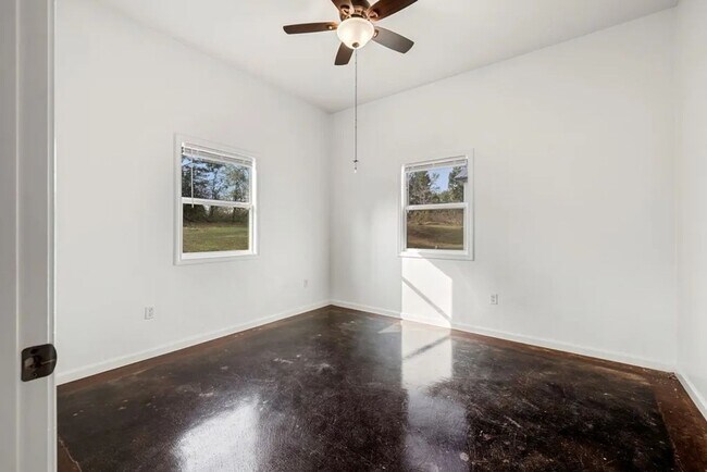 Building Photo - 216- 230 COUNTY ROAD 122