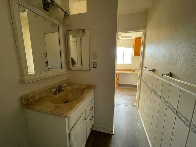 Building Photo - Four Bedroom Two Bathroom Home in Hemet!