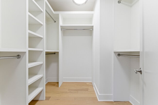 Building Photo - 205 Whitefoord Ave NE