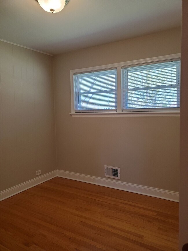 Building Photo - 708 N Wille St