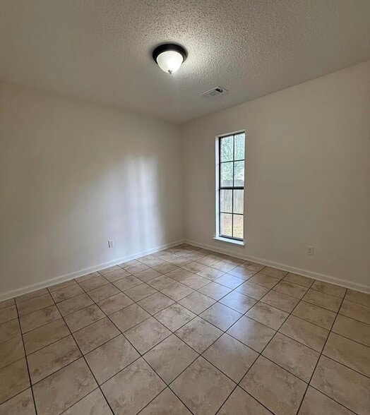 Building Photo - 6190 Carroll Cv W