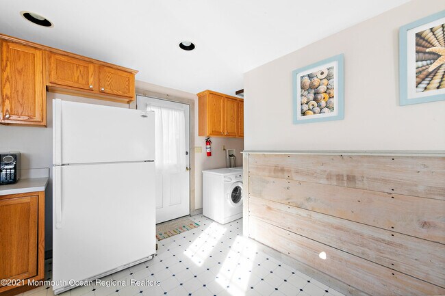 Building Photo - 1211 Ocean Ave N