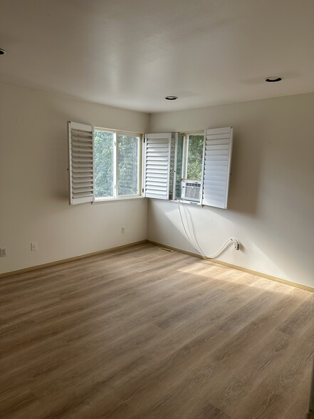 Building Photo - 2623 Sherwood Cir