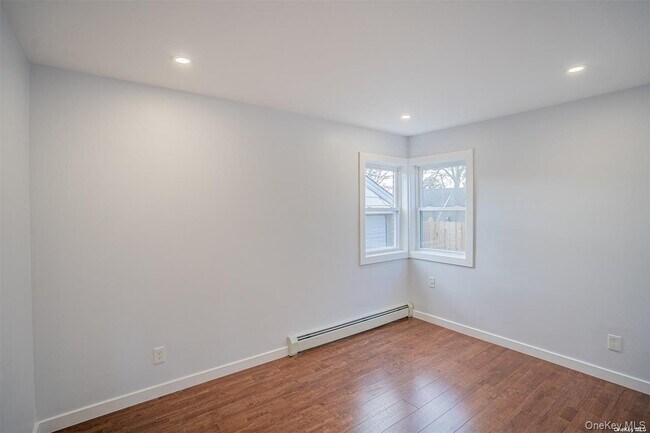 Building Photo - 44 Stewart Ave