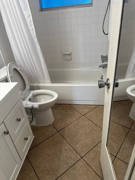 Building Photo - 2337 Hama Dr