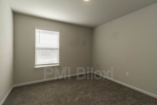 Building Photo - 1005 Enclave Cir