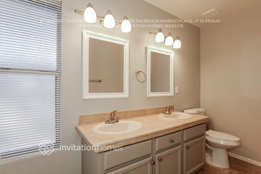 Building Photo - 3602 W Camino Real