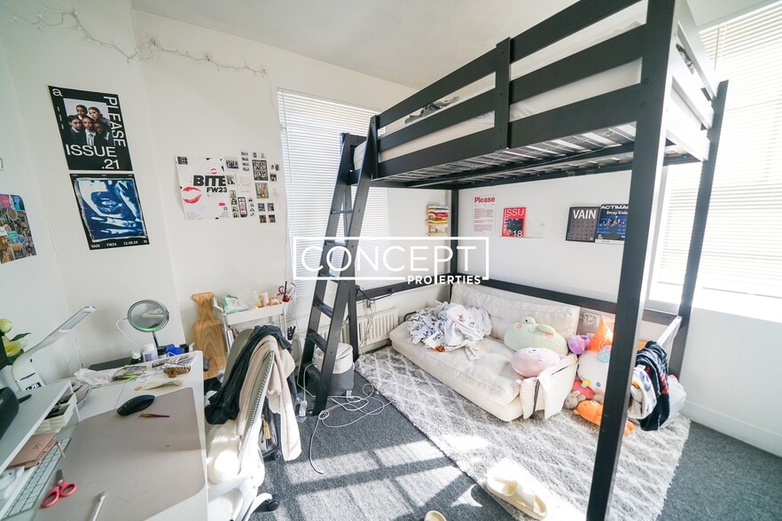 Building Photo - 218 Hemenway St