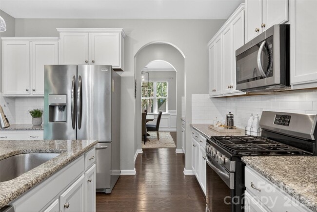 Building Photo - 7019 Hamilton Mill Dr