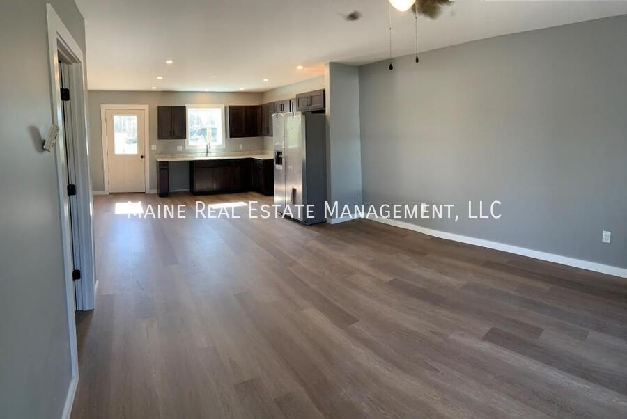 Building Photo - 599 Pine Tree Rd