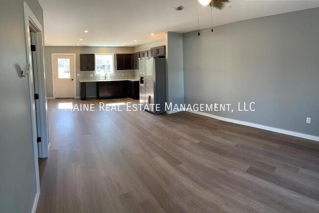Building Photo - 599 Pine Tree Rd