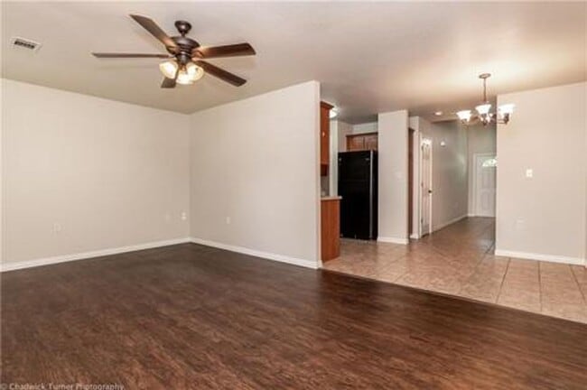 Building Photo - 2 Bedroom Condo 6 Minutes from UofA! Prime location in quiet neighborhood!