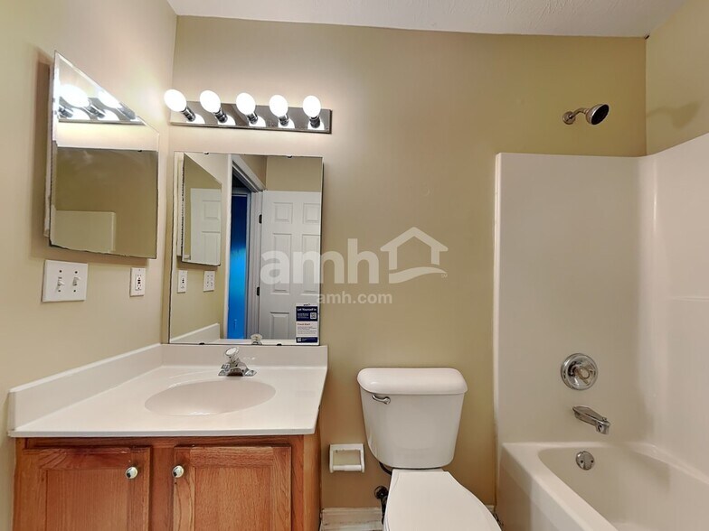 Building Photo - 132 Hitching Post Pl