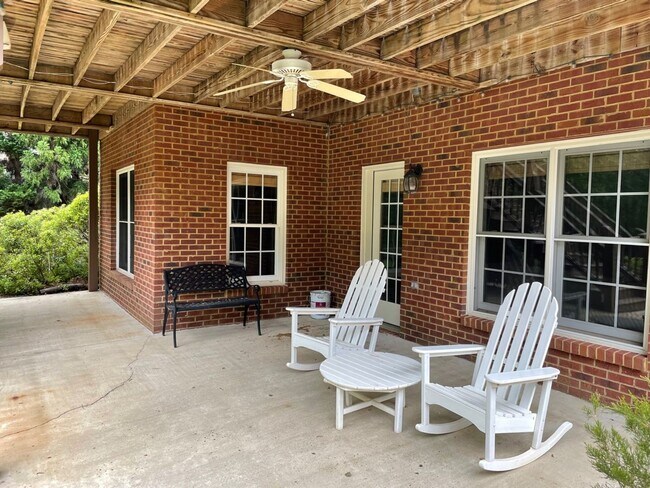 Building Photo - Beautiful Oconee County Home in Old Waverly