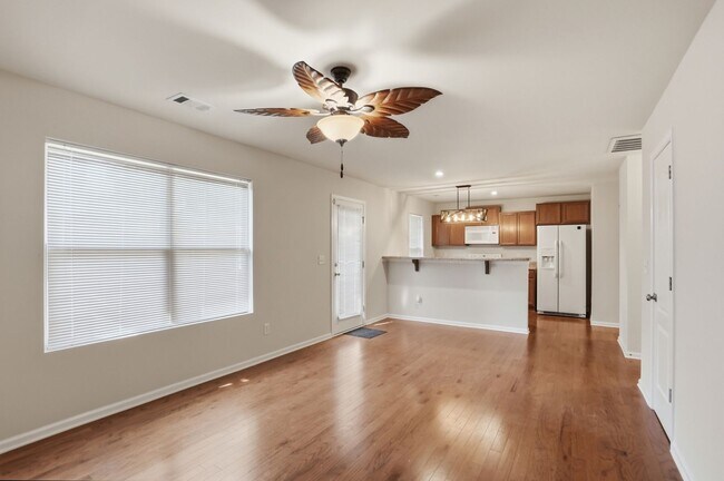 Building Photo - Move-In Ready 4BR | Space, Location & Value All in One